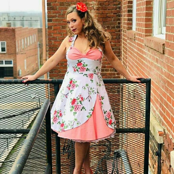 Meet your Posher, Amber - Picture 4 of 8